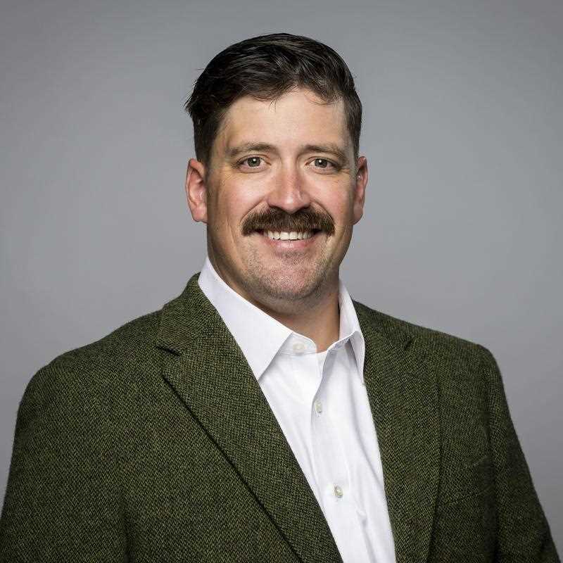 Photo of Aleksander Hansen, DO