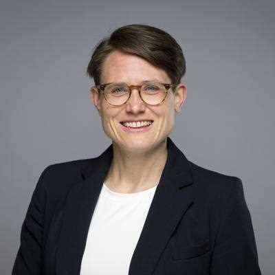Photo of Julie Cunningham, PhD